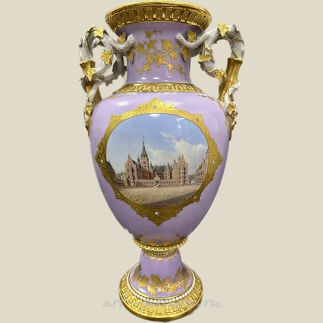 Royal Copenhagen ваза 19 век
