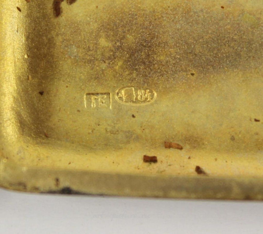 Русское серебро , Русская серебряная (84 золотника - 0,875) папиросница с гравировкой