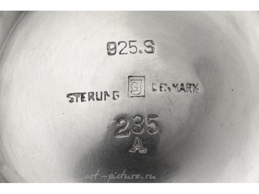 Серебряная вазочка в стиле арт нуво. Дания, г. Копенгаген, Georg Jensen, 1933-1944 гг.