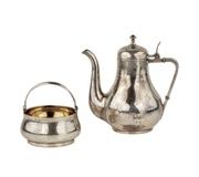 Серебряный чайник и сахарница от П. Овчинникова.
