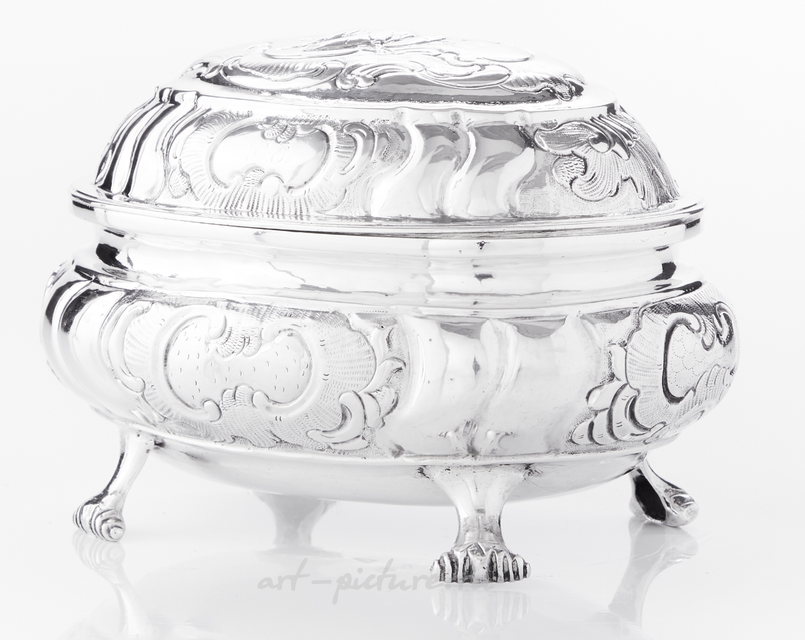 Серебряная сахарница (шкатулка). Россия, 1765 - 1771 гг.