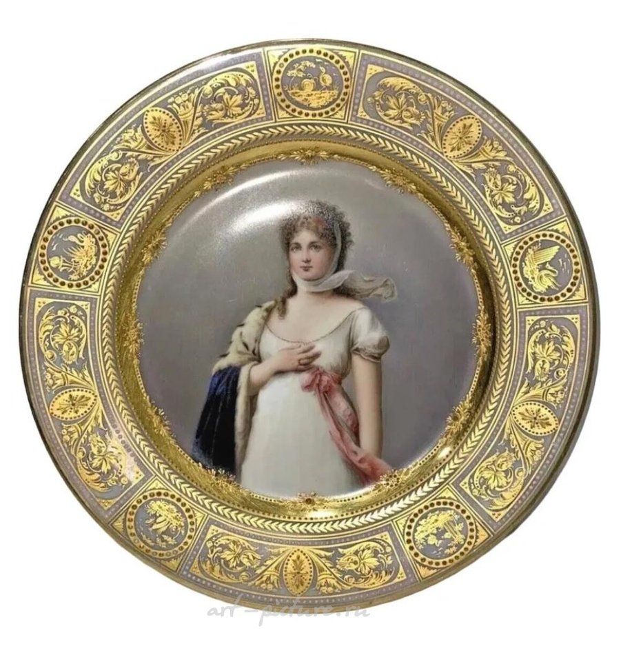 Royal Vienna , Фарфоровая тарелка Марии Луизы 19 века, без дефектов, оценка: $800-1.000.