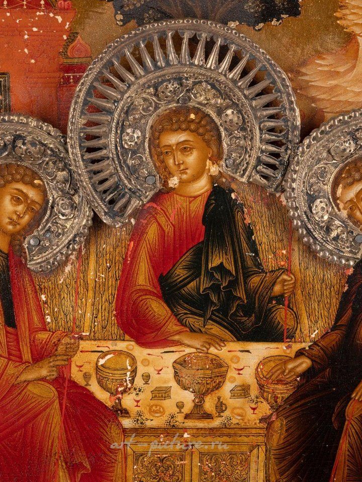 Русское серебро , ОЧЕНЬ КРАСИВАЯ ИКОНА, ИЗОБРАЖАЮЩАЯ СВЯТУЮ ТРОИЦУ ВЕТХОГО ЗАВЕТА С СЕРЕБРЯНО-ЗОЛОТОЙ БАСМОЙ