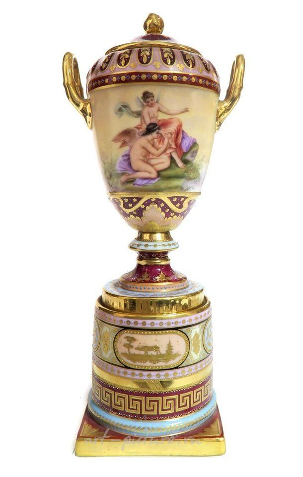 Royal Vienna , Фарфоровые урны/вазы ручной росписи из королевской Вены XIX века