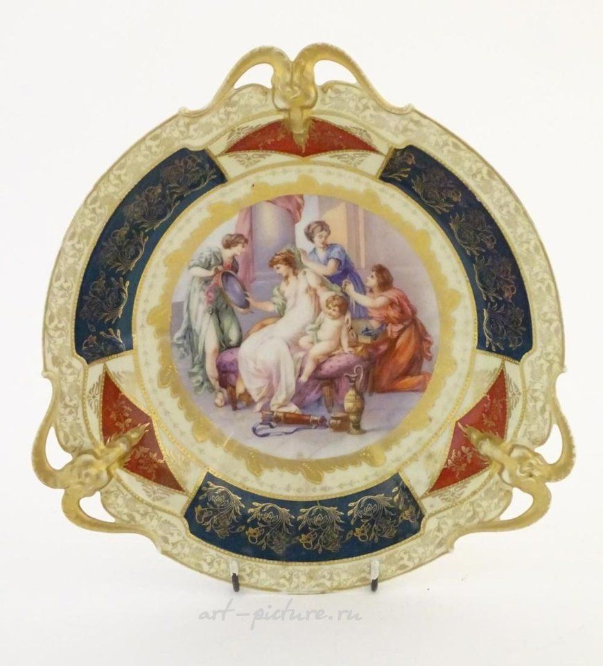 Royal Vienna , Фарфоровая трехручная тарелка с изображением Купида и Психе