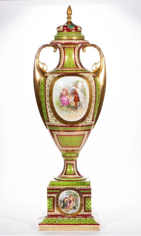Royal Vienna , Австрийская королевская фарфоровая ваза из Вены с крышкой