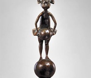 Девочка. 2001. Бронза. 65x15x17,5 см
