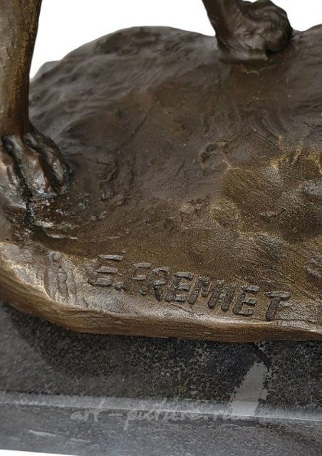 Скульптора E. Fremiet Борзая