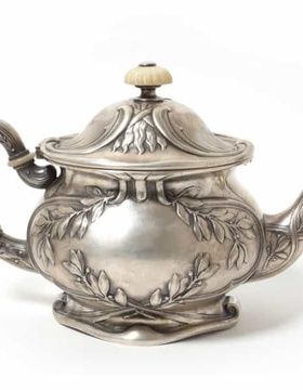 купить Серебряный чайник К. Фаберже, 1908-1926 гг.