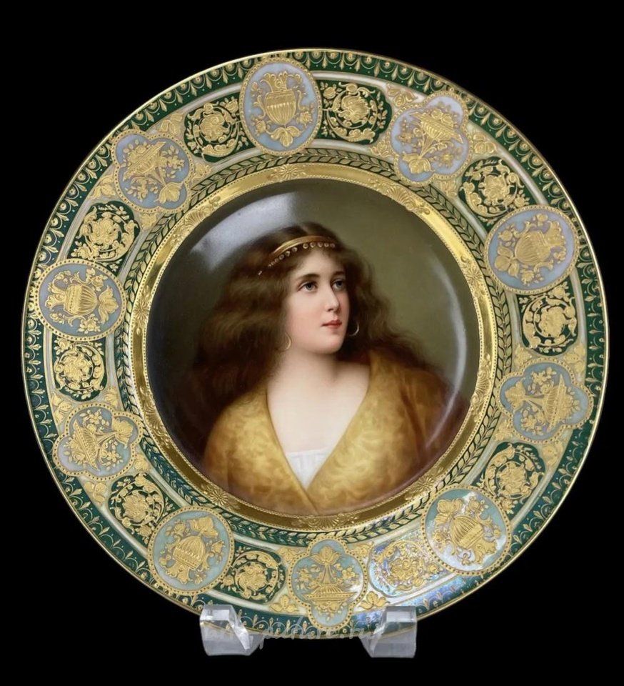 Royal Vienna , Фарфоровая тарелка с портретом Вагнера, около 1900 года, в хорошем состоянии. Оценка: $2000-2,500.