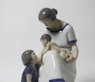 Статуэтка Мама с двумя детьми.Дани…