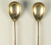 Русская серебряная и эмальная ложка.
