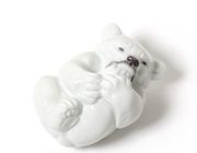 Белый полярный медвежонок. Дания, г. Копенгаген, Royal Copenhagen