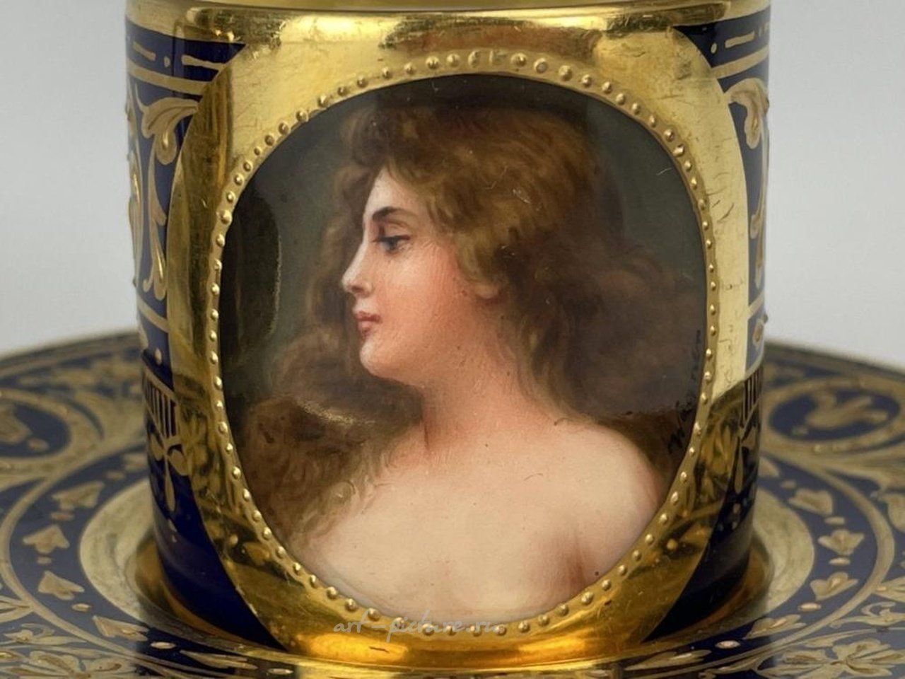 Royal Vienna , Фарфоровая пара Royal Vienna Wagner, около 1900 года, в отличном состоянии. Оценка - 1 500-2 000 долларов.