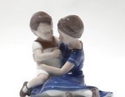Играющие дети. Дания, г. Копенгаген, Bing & Grondahl