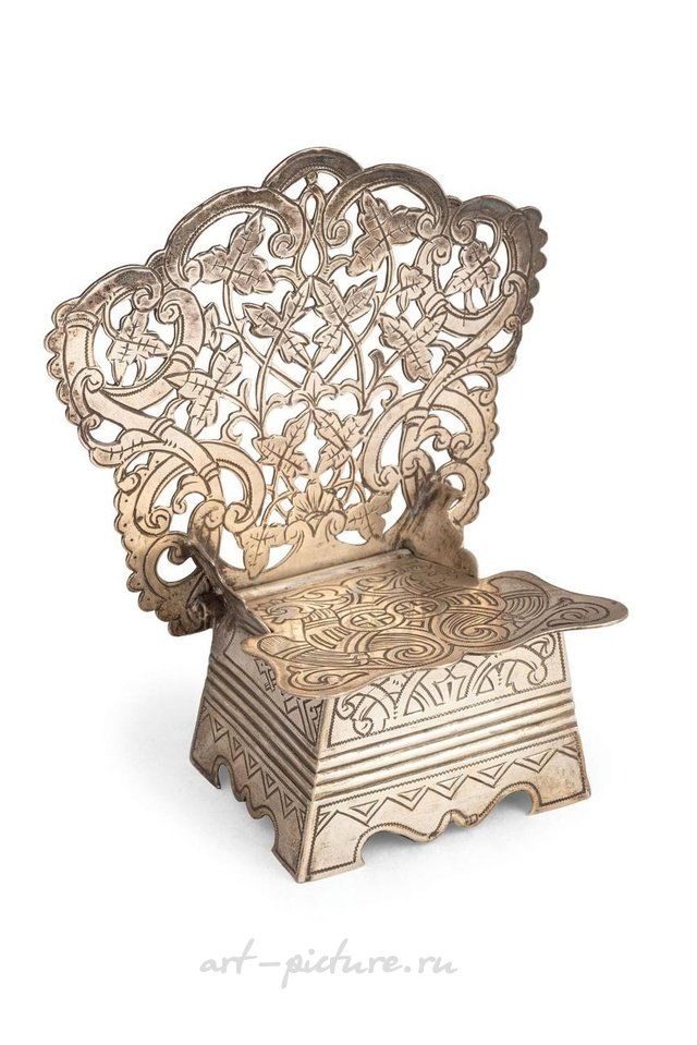 Русское серебро , Серебряная солонка-трон, Москва, 1899-1908, мастер М. Голоскапов