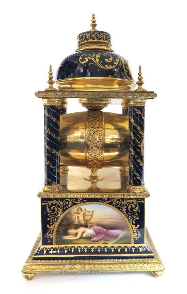 Royal Vienna , Большие часы 19 века из австрийского королевского венского фарфора и бронзы.