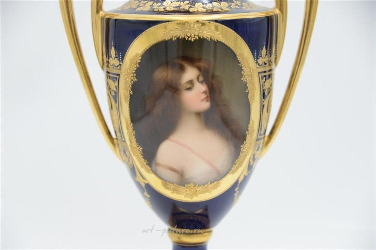 Royal Vienna , Королевская венская урна с ручной росписью и портретом