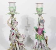 Фигурки Мейсенской мануфактуры: Королевская Вена, Германия и подсвечники. Повреждения: разбитая ручка у херувима. Размеры: от 3-1/2 до 10 дюймов.