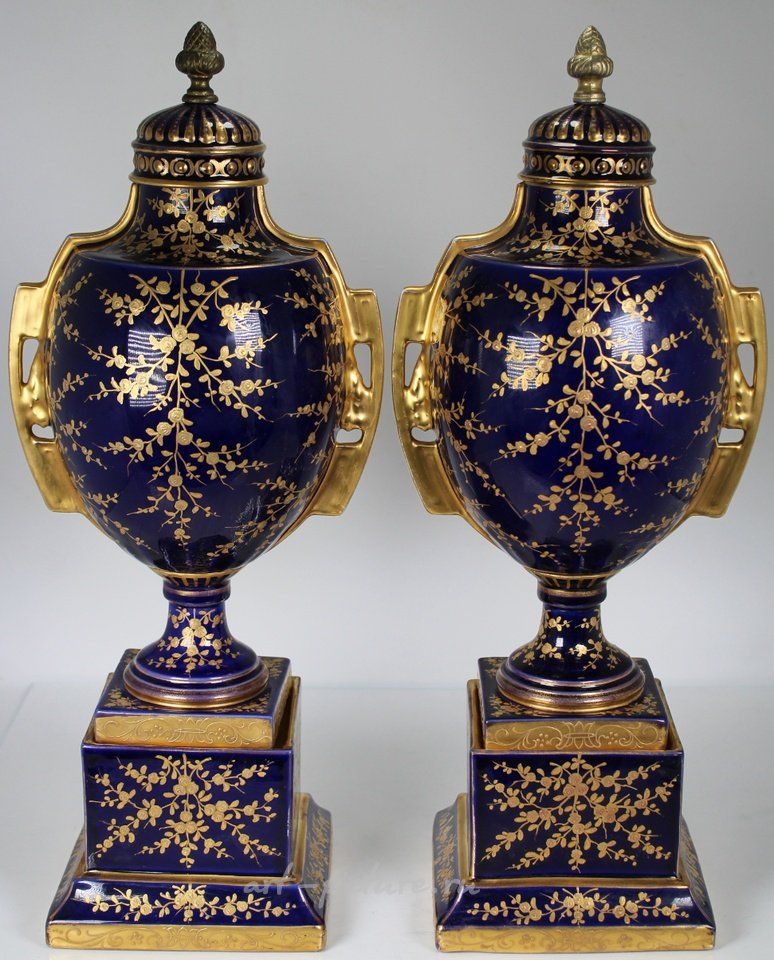Royal Vienna , Исключительные антикварные фарфоровые кубки Royal Vienna