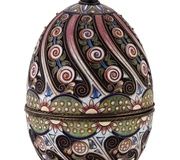 Русская серебряная яйцевидная шкатулка с эмалью в технике клоизонне