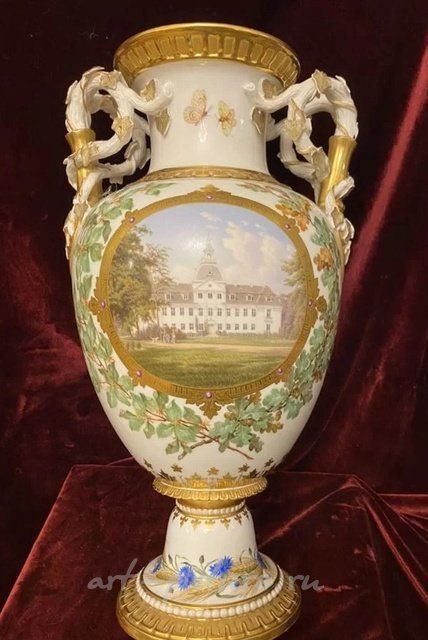 Royal Copenhagen ваза 19 век