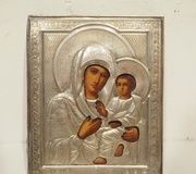 Русская икона XIX века: Роспись на дереве с серебром...