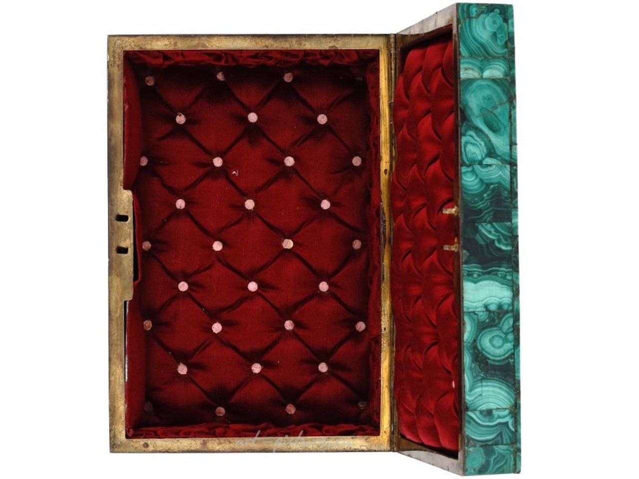 Русское серебро , Античная русская фигурная золоченая бронзовая шкатулка с малахитом