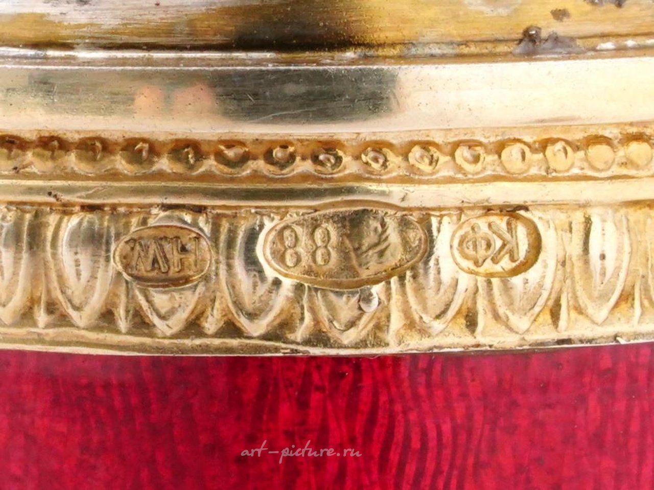 Русское серебро , Портсигар из русского позолоченного серебра.