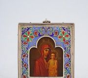 Русская православная икона из позолоченного серебра и клоизоне эмали, 19...