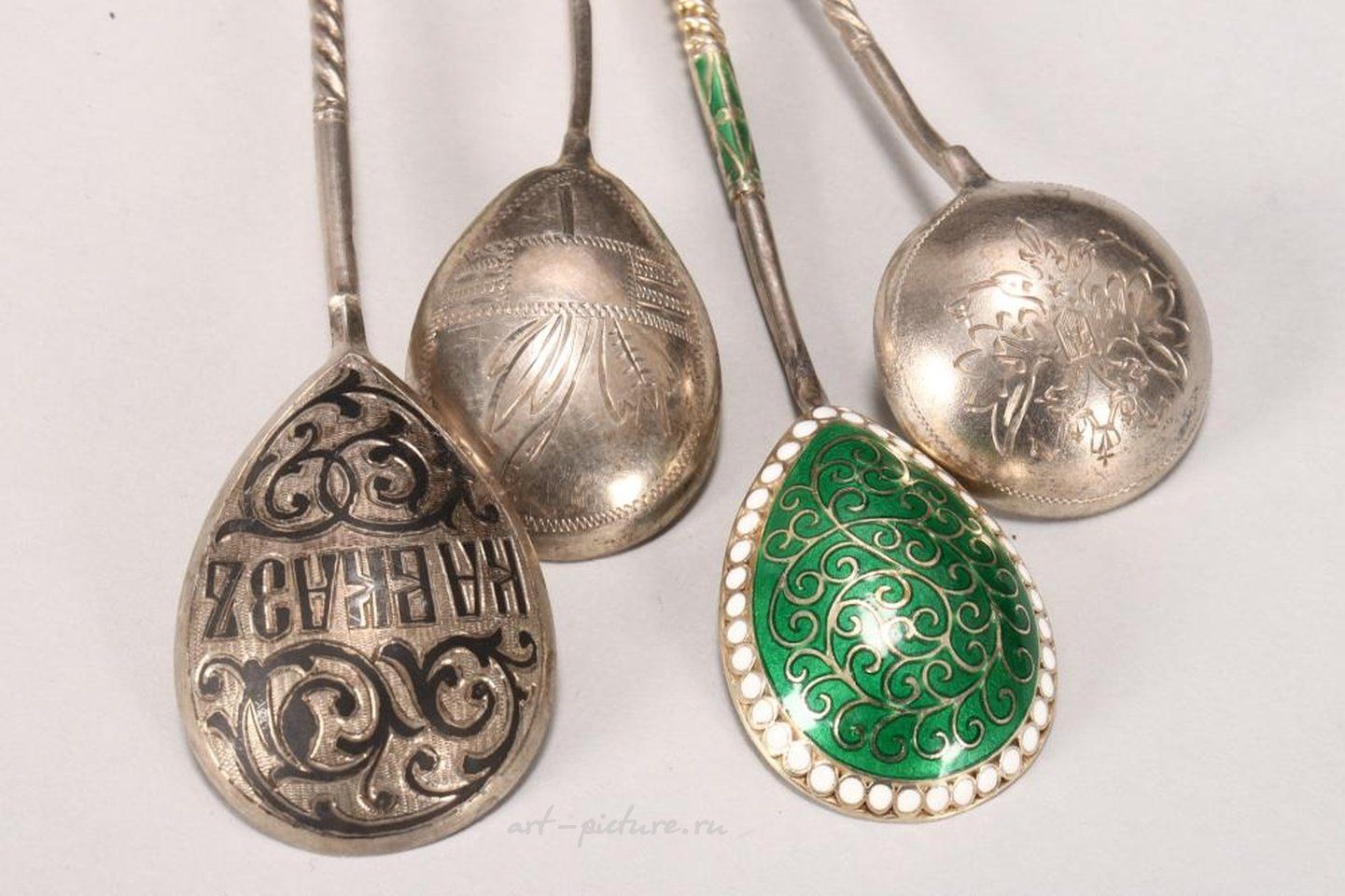 Русское серебро , Три серебряные русские ложки.
