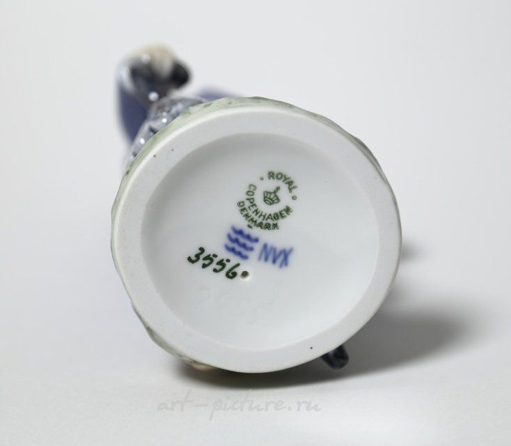 Мальчик с зонтиком. Дания, г. Копенгаген, Royal Copenhagen