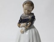 Амагерская девочка. Дания, г. Копенгаген, Royal Copenhagen