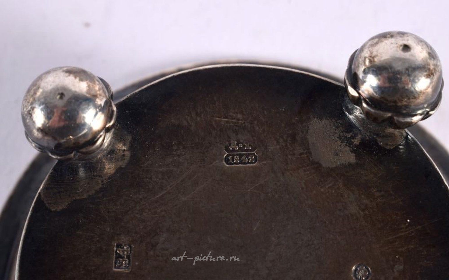 Русское серебро , Русская серебряная солонка XIX века. 84,5 грамма. Ширина 7,75 см...