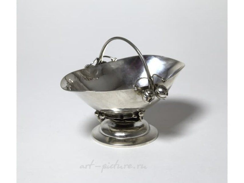 Серебряная вазочка в стиле арт нуво. Дания, г. Копенгаген, Georg Jensen, 1933-1944 гг.