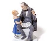 Писатель Ганс Христиан Андерсен с девочкой. Дания, г. Копенгаген, Bing & Grondahl