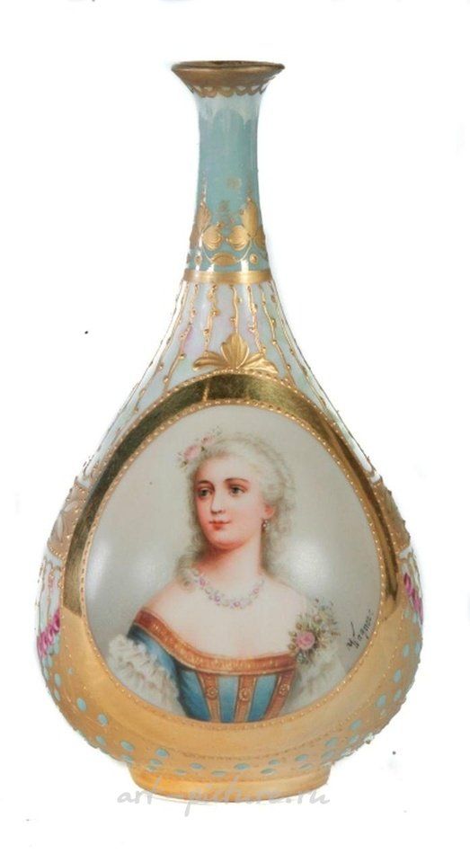 Royal Vienna , Фарфоровая ваза "Royal Vienna" с росписью графини дю Барри, подписанная художником Вагнером