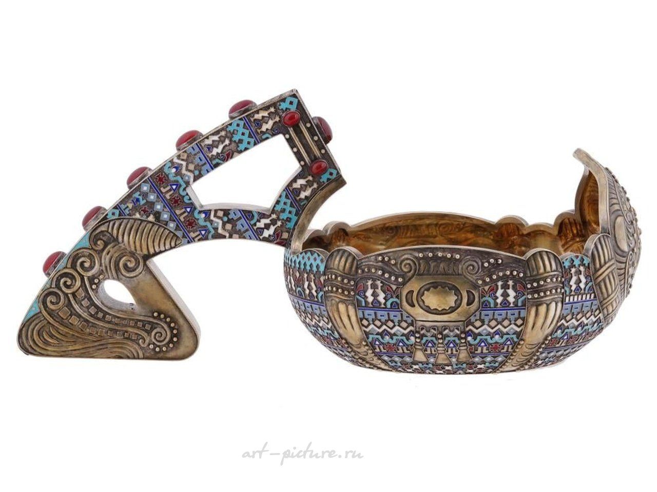 Русское серебро , Русский серебряный ковш с позолотой и эмалью