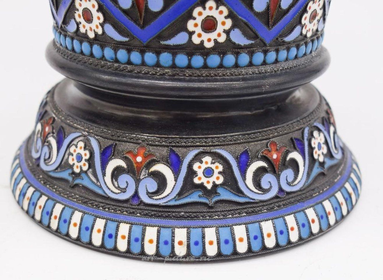 Русское серебро , Это изысканная императорская русская серебряная позолоченная ваза