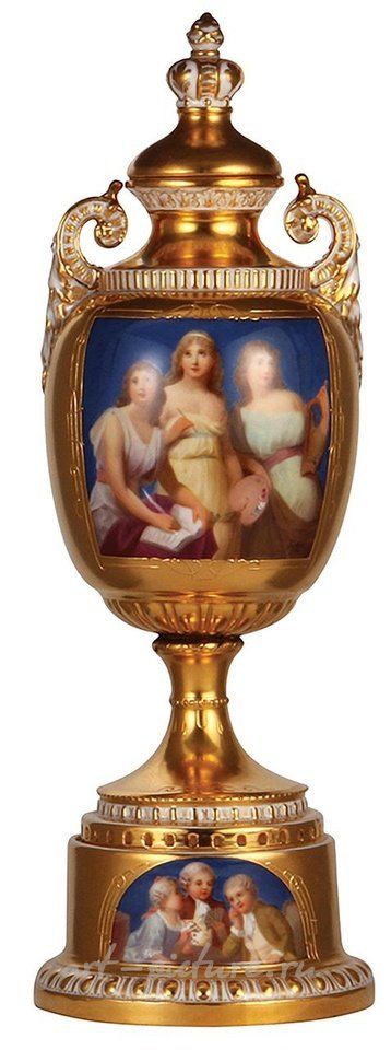 Royal Vienna , Фарфоровый кубок в стиле Королевской Вены с ручной росписью