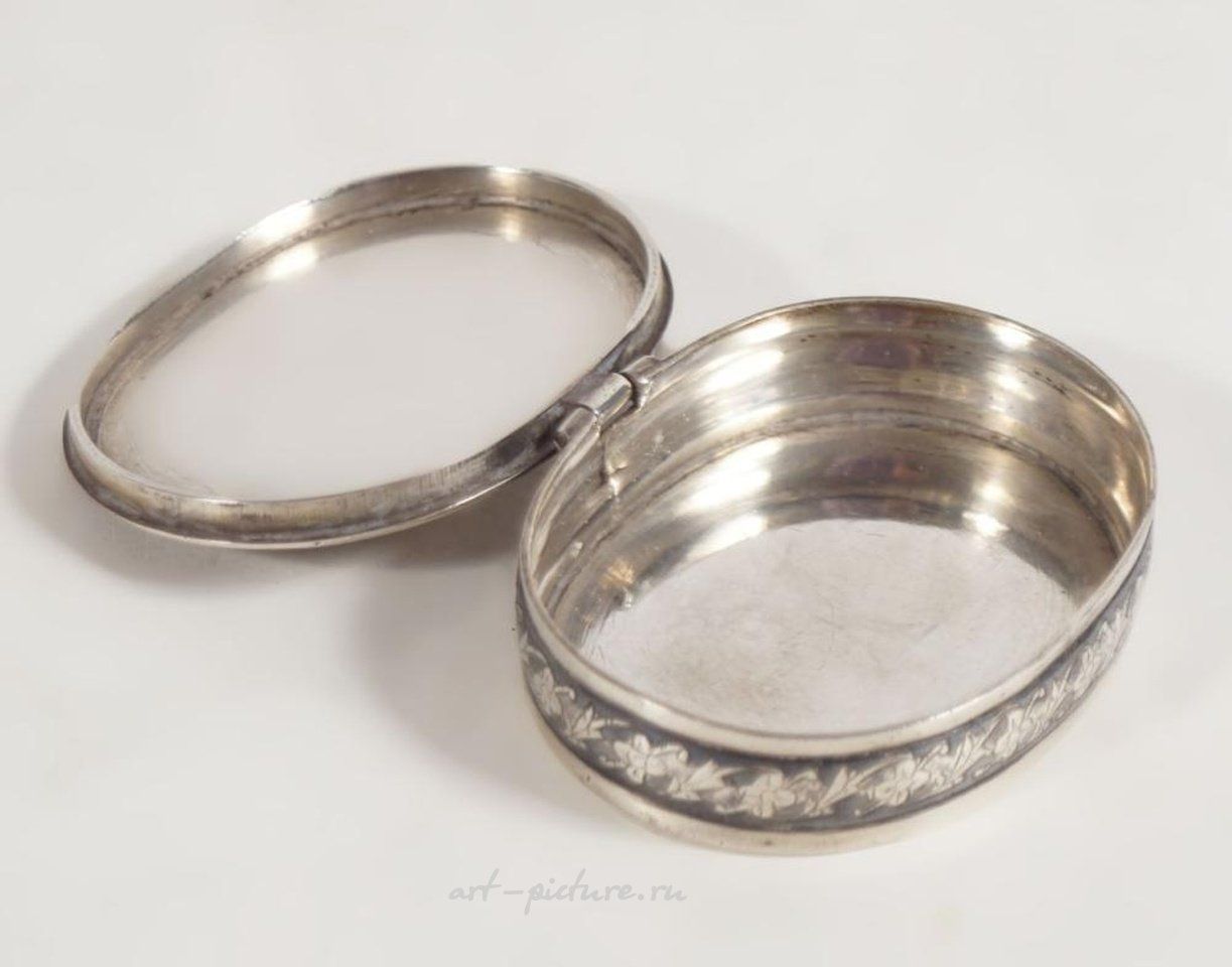 Русское серебро , Серебряная табакерка