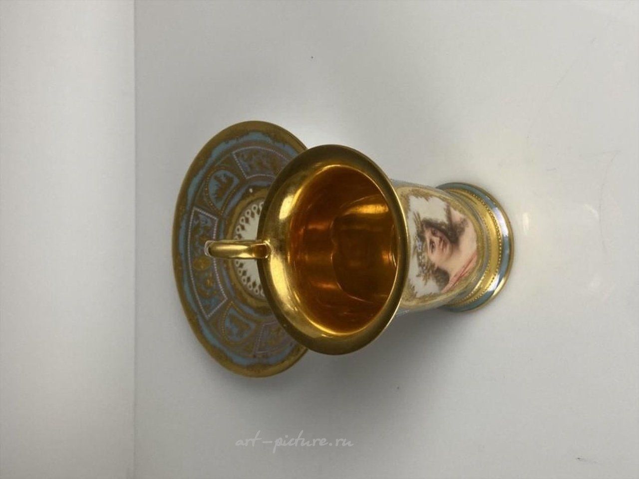 Royal Vienna , Фарфоровая чашка и блюдце от Royal Vienna, около 1900 года