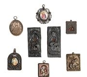 ЧЕТЫРЕ ИКОНЫ С СЕРЕБРЯНОЙ РИЗОЙ И ДЕРЕВЯННЫМ ФУТЛЯРОМ, РОССИЯ,...
