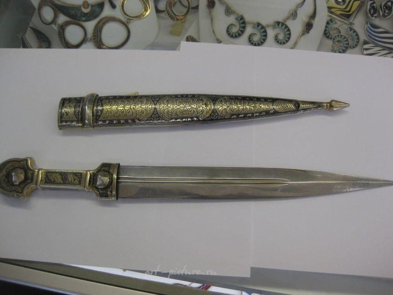 Русское серебро , Русский ниеллированный серебряный кавказский кинжал Уртаева 36 см