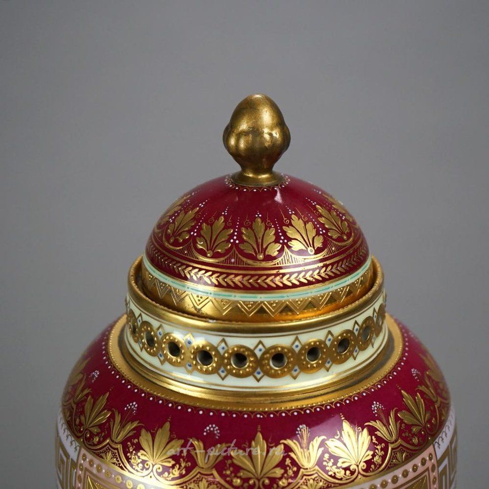 Royal Vienna , Старинная австрийская фарфоровая урна Royal Vienna, около 1890 года