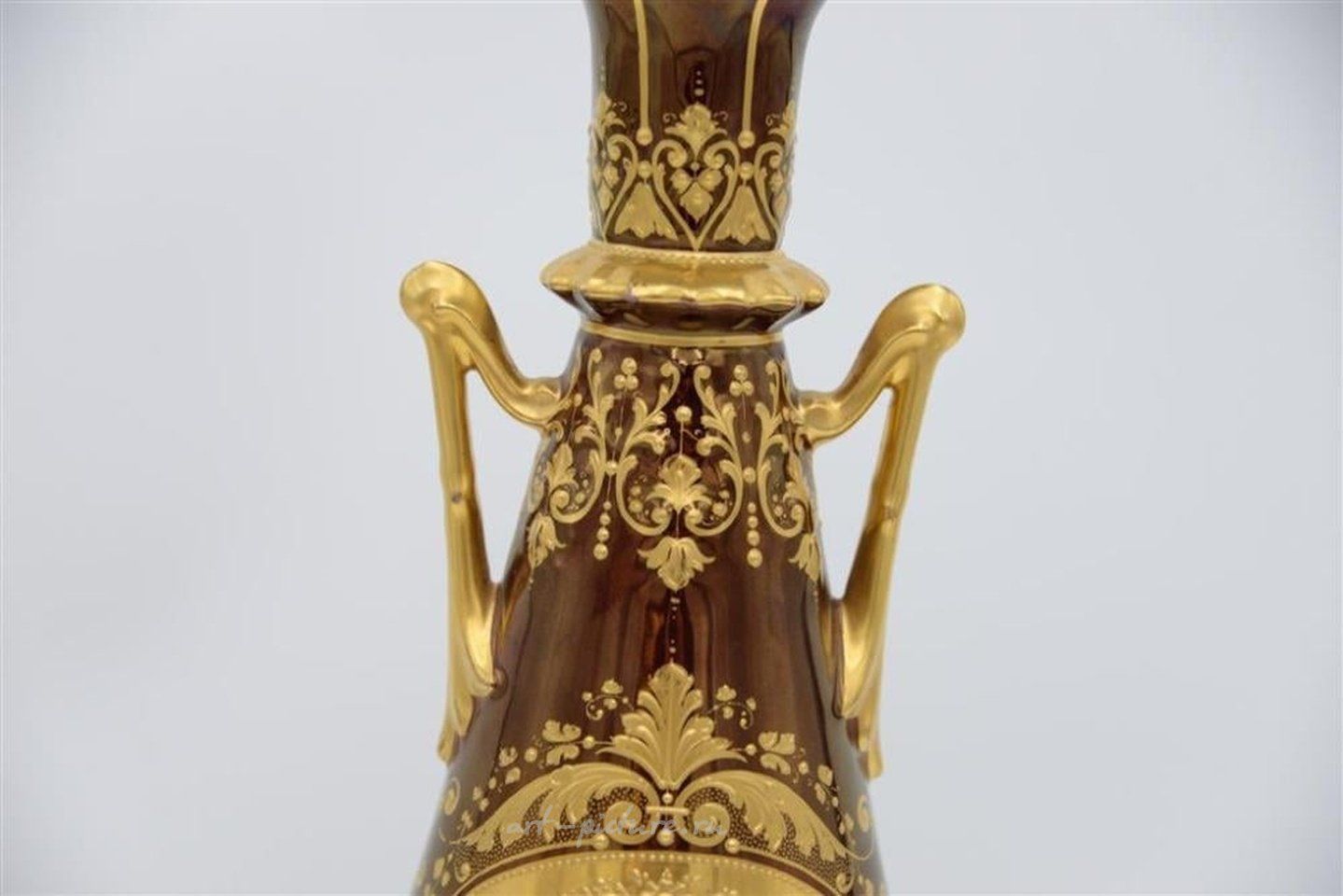 Royal Vienna , Фарфоровая ваза "Royal Vienna Portrait" с ручками и подписью "Донат"