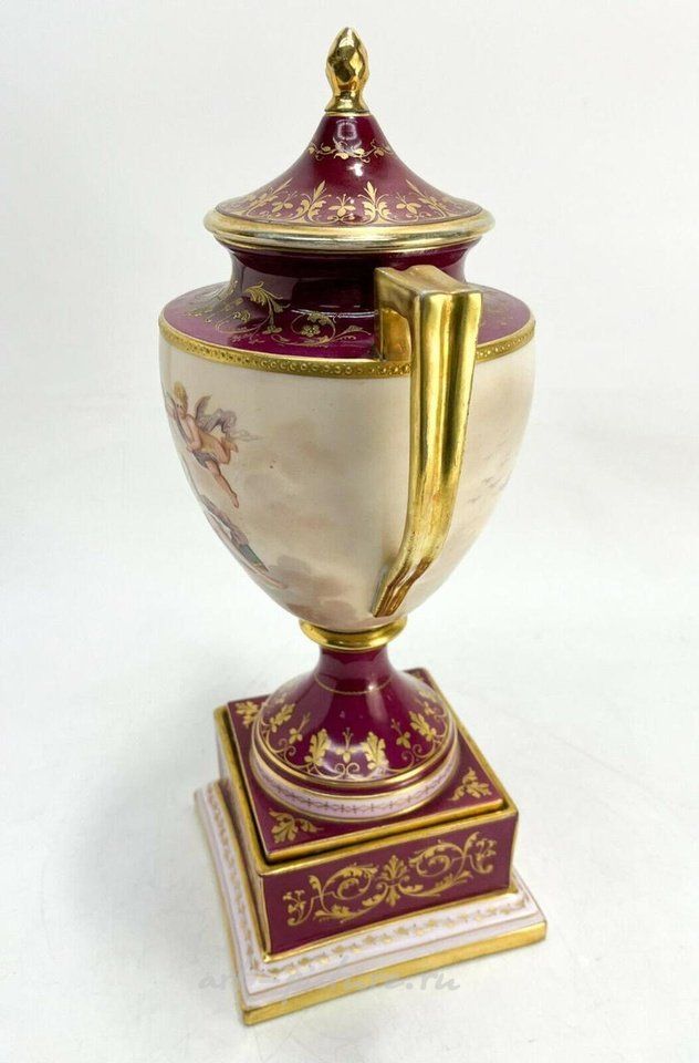 Royal Vienna , Роскошная австрийская ваза из фарфора, сделанная вручную, около 1910 года
