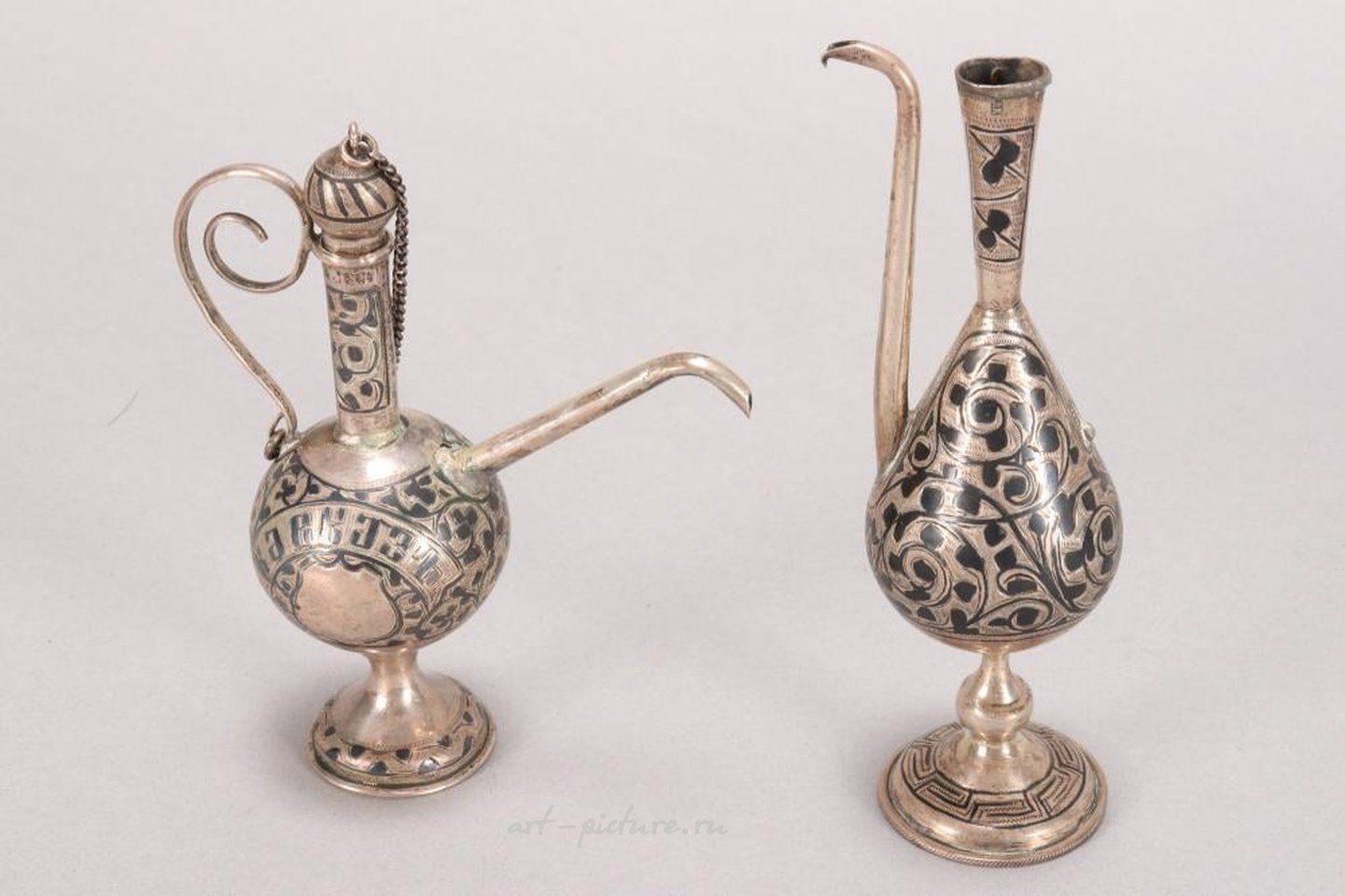 Русское серебро , Два серебряных кувшина