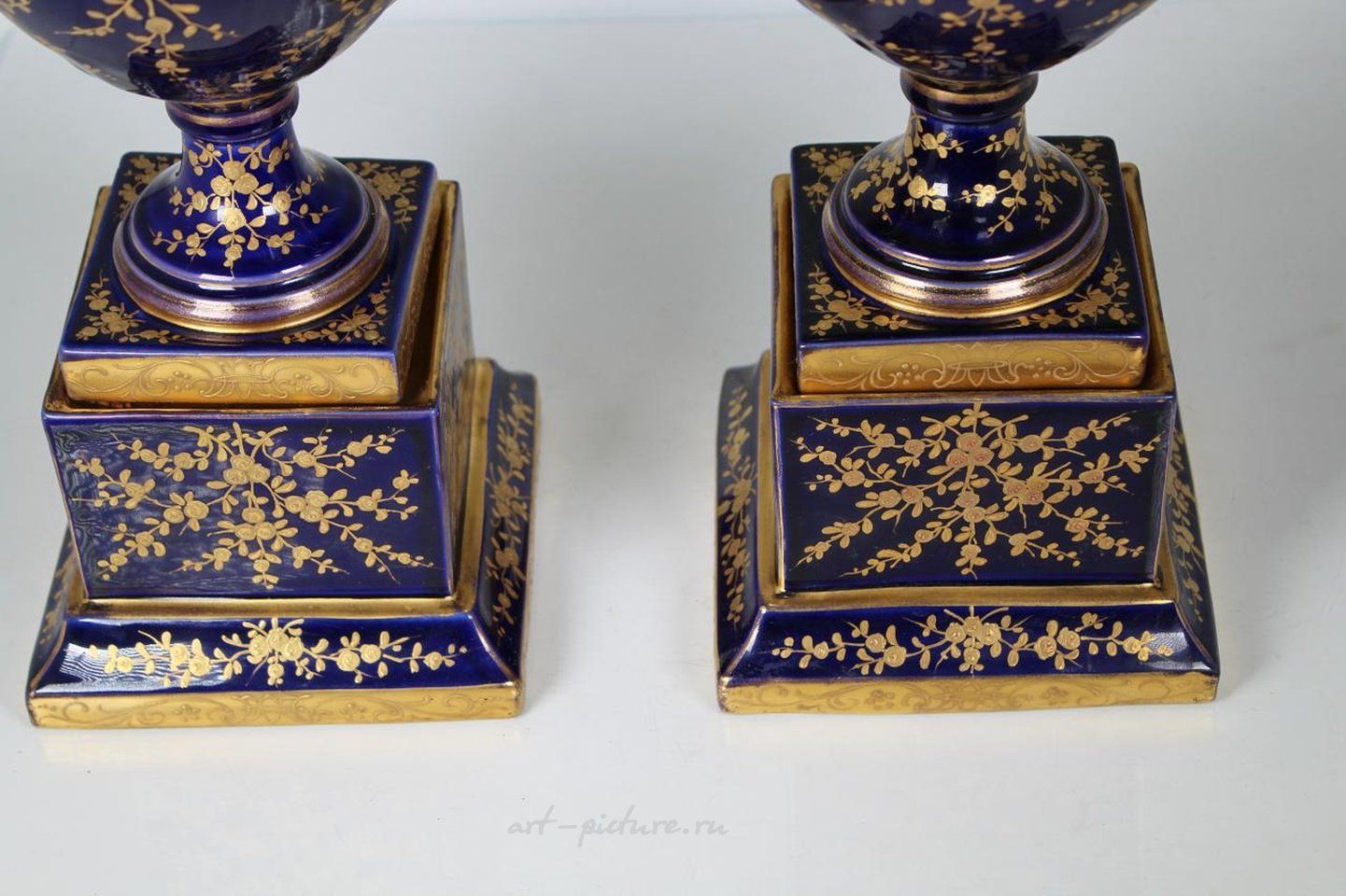 Royal Vienna , Исключительные антикварные фарфоровые кубки Royal Vienna
