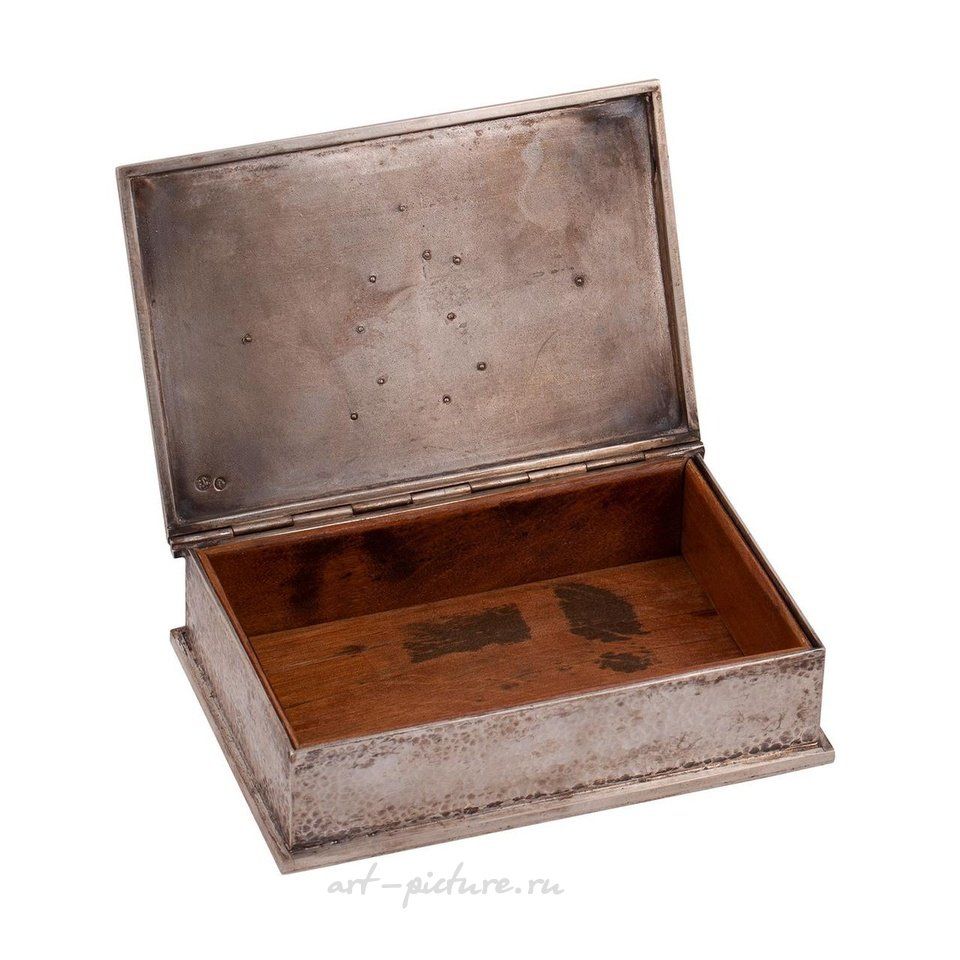 Russian silver , A Russian silver cigar box "Samorodok" with a Warszawska Syr...